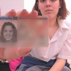 Dena de 19 añitos esta a punto de follarse a un abuelito de 45