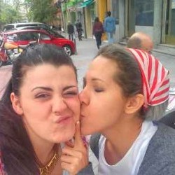 Se folla a la amiga de su novia después de ver como se follan entre ellas. El gran día de Fede Row