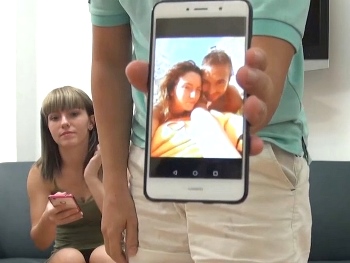 El jefe de ventas y la empleada calentorra: en un ascensor surgió el amor. Carlos (32) y María (22), ¡ay María!