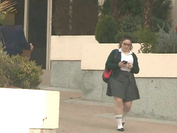 Anais solo tiene 18 años, estudia en insti de monjas y es la nena mala de la clase. NUEVO ESCÁNDALO.